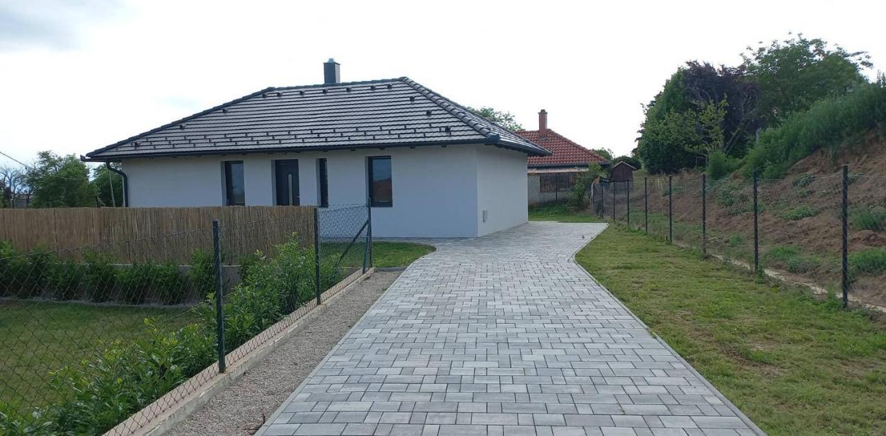 Bridgiet Home Apartman Cserszegtomaj Eksteriør billede